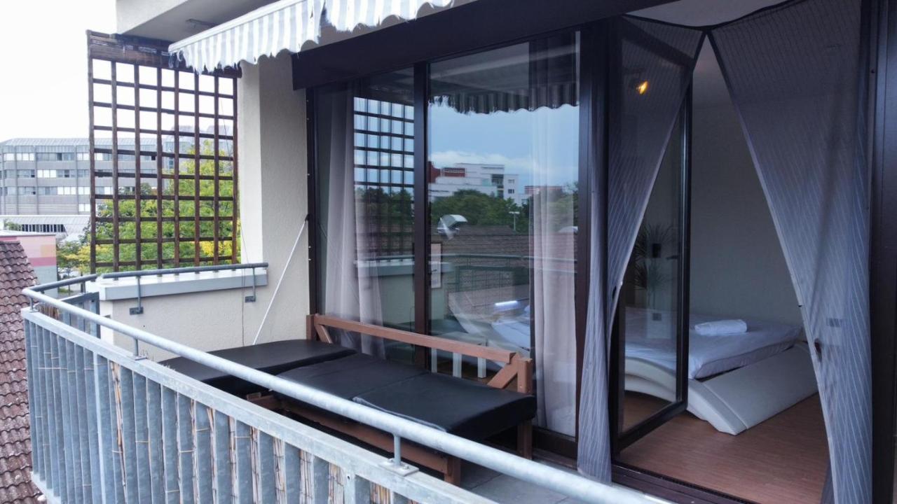 Budget Suite Mit Balkon - Privatzimmer In Wohnung - Netflix & Minibar Inklusive Coblenza Exterior foto